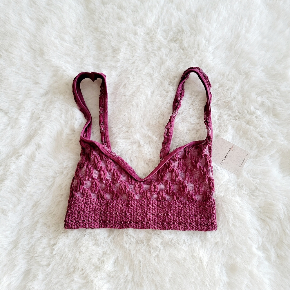 🍷FREE PEOPLE JUST LIKE THAT BRALETTE SIZE XS/S